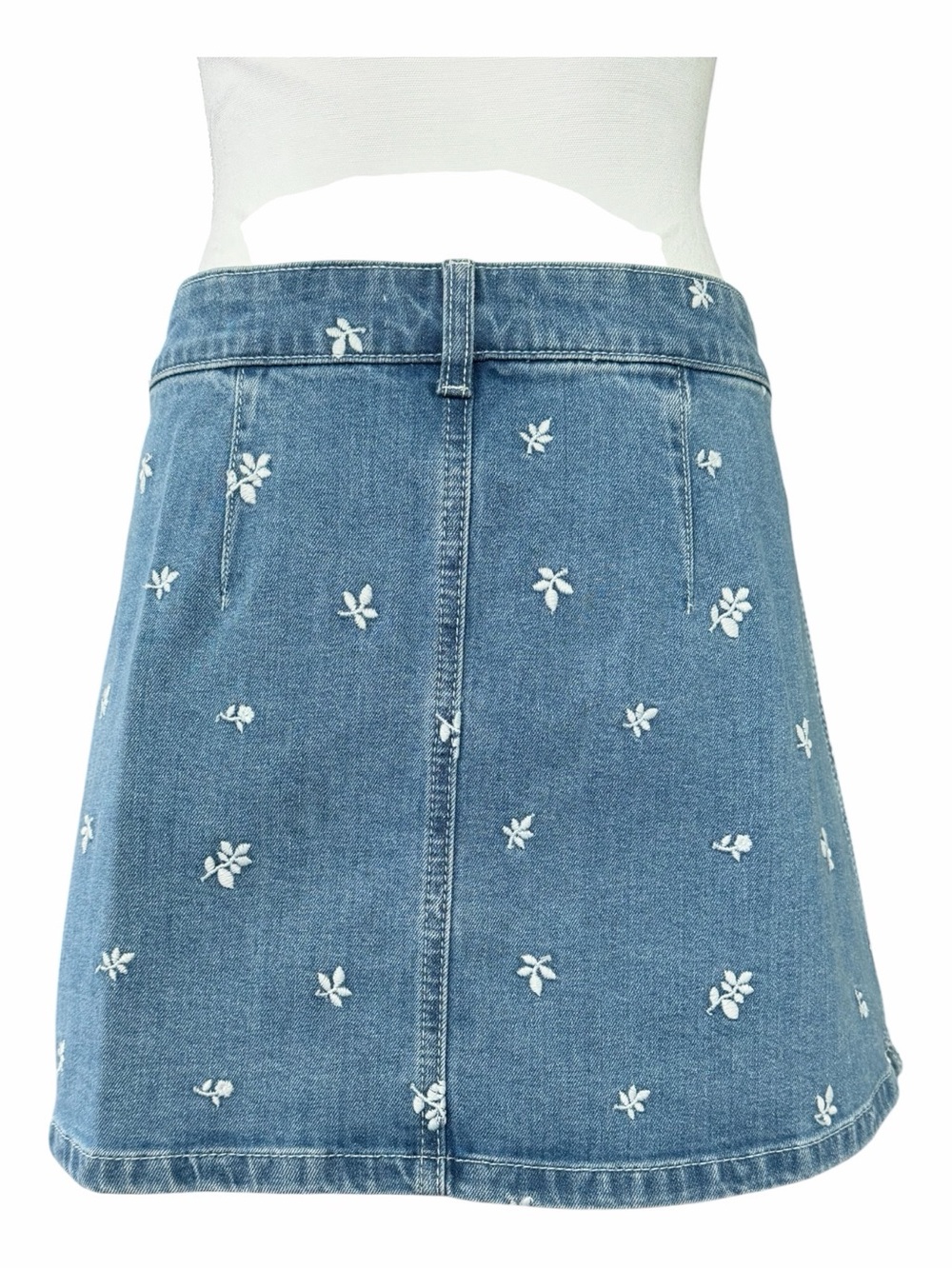 Chelsea & Violet Embroidered Denim Mini Skirt NWT Size 28 - Picture 3 of 14